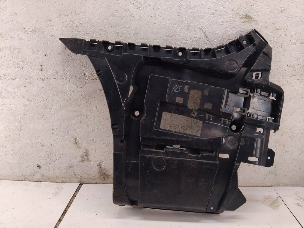 фото №1, Bmw 5 g30 g31 2018 елементи кріпильні