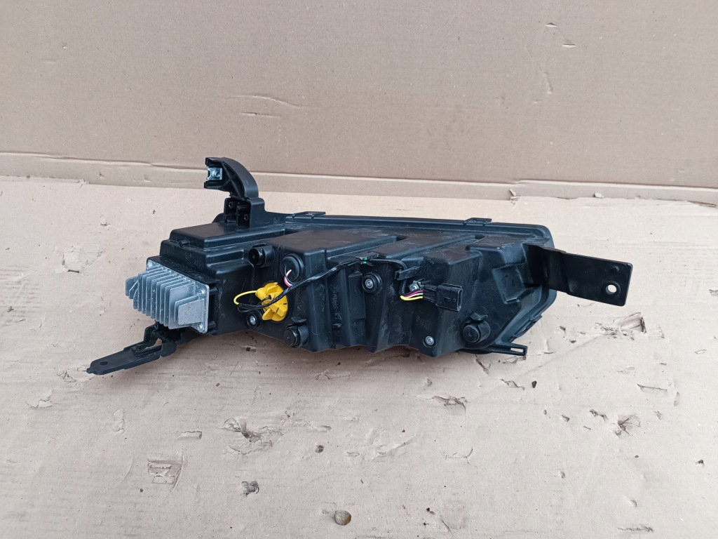 фото №3, Dacia spring лампа передняя правая led