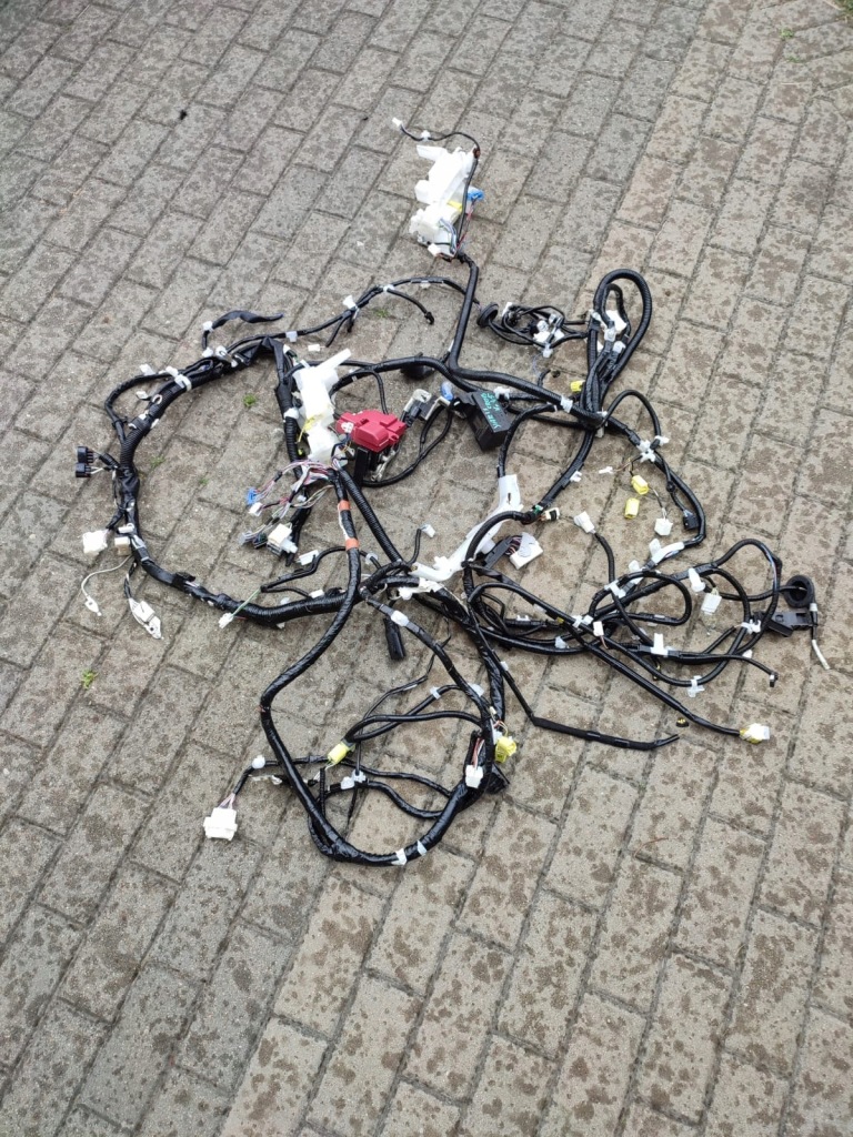 фото №1, Электропроводка салона 82161-0dx20-d toyota yaris cross 1,5 гибрид автоматическая коробка передач