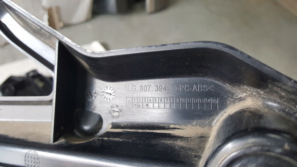 фото №10, Направляющие бампера передний левый+ правый skoda enyaq 5lg807393 5lg807394