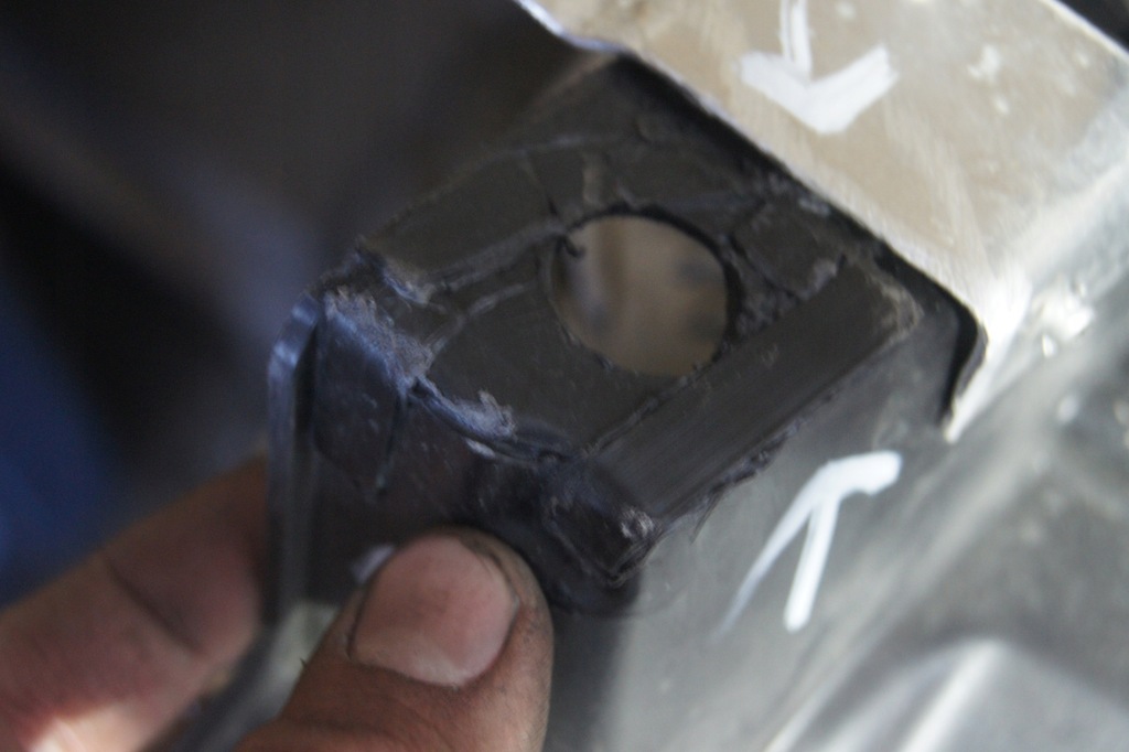 фото №7, Усилитель верхний бампера перед peugeot 308 t9