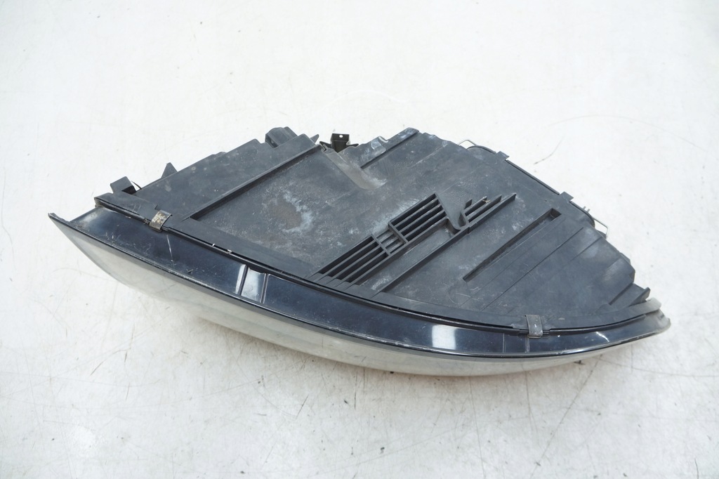 фото №6, Volvo v50 lift kombi лампа правая перед передняя 31265701 0301237602