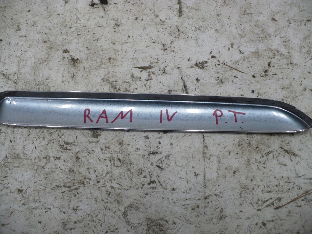 Купить Ветровик правый задний  dodge ram iv