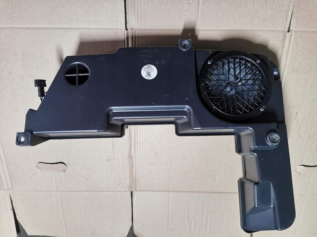 фото №1, Сабвуфер труба audi a4 b8 8k9035382