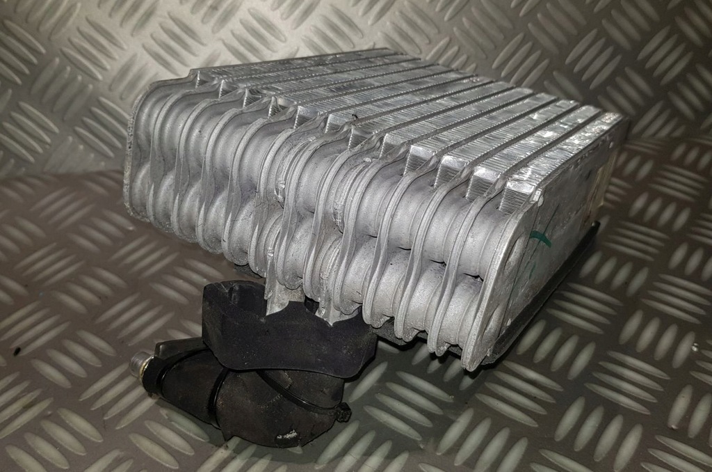 фото №5, Audi q7 4l vw touareg porsche cayenne испаритель радиатор кондиционера задняя