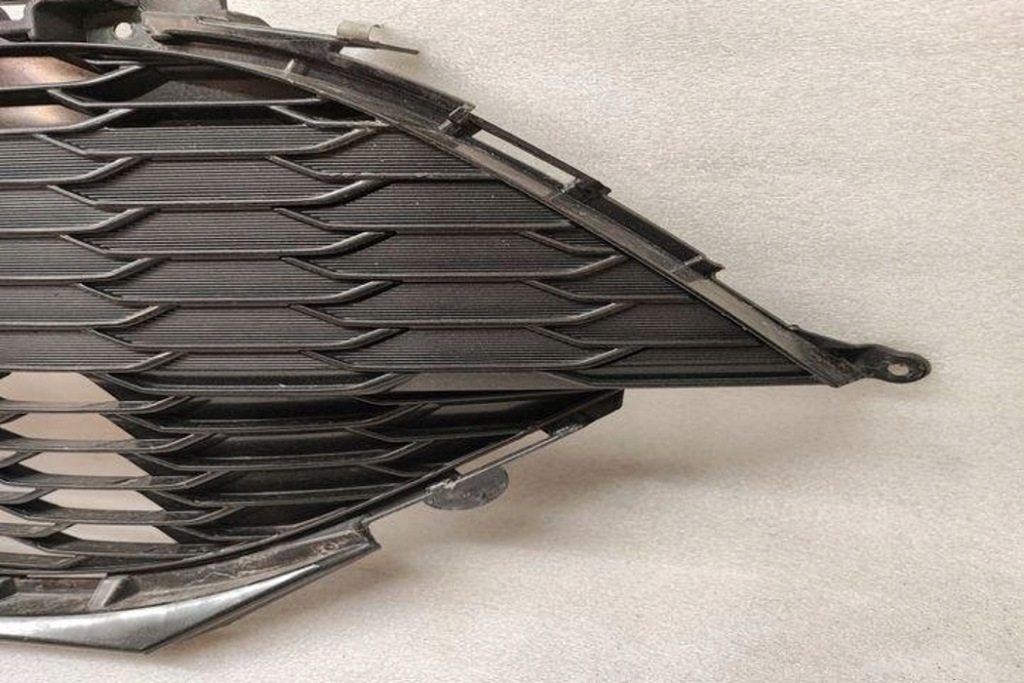 фото №9, Решётка бампера средняя toyota corolla estate _e21_ 5311202b10 2.0l