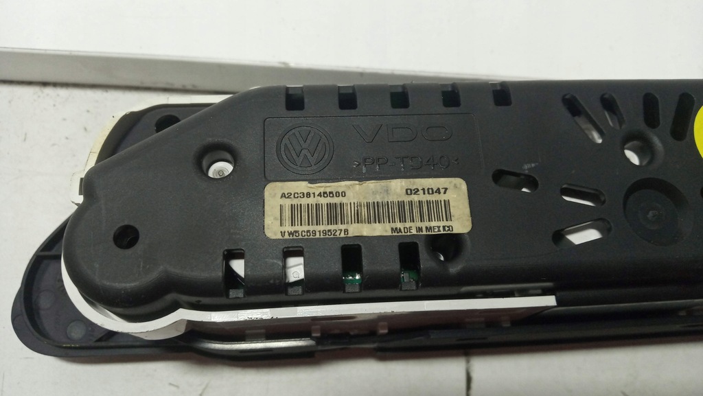 фото №9, Приборы консоли средний vw beetle 5c оригинал 5c5919527b europa