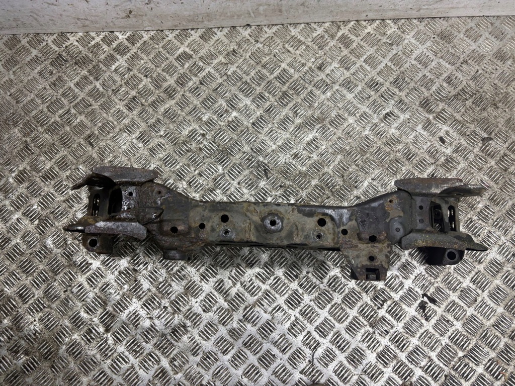 Підрамник передні nissan 350z Зі Шроту