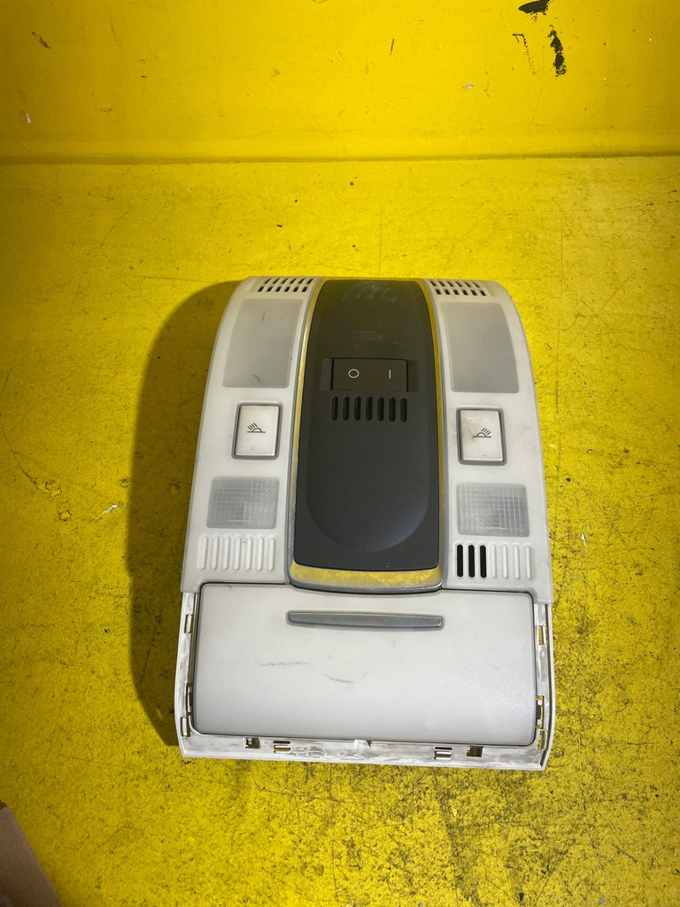 фото №8, Audi a6 c6 - лампа потолочный кабины + бардачок 4f0951177