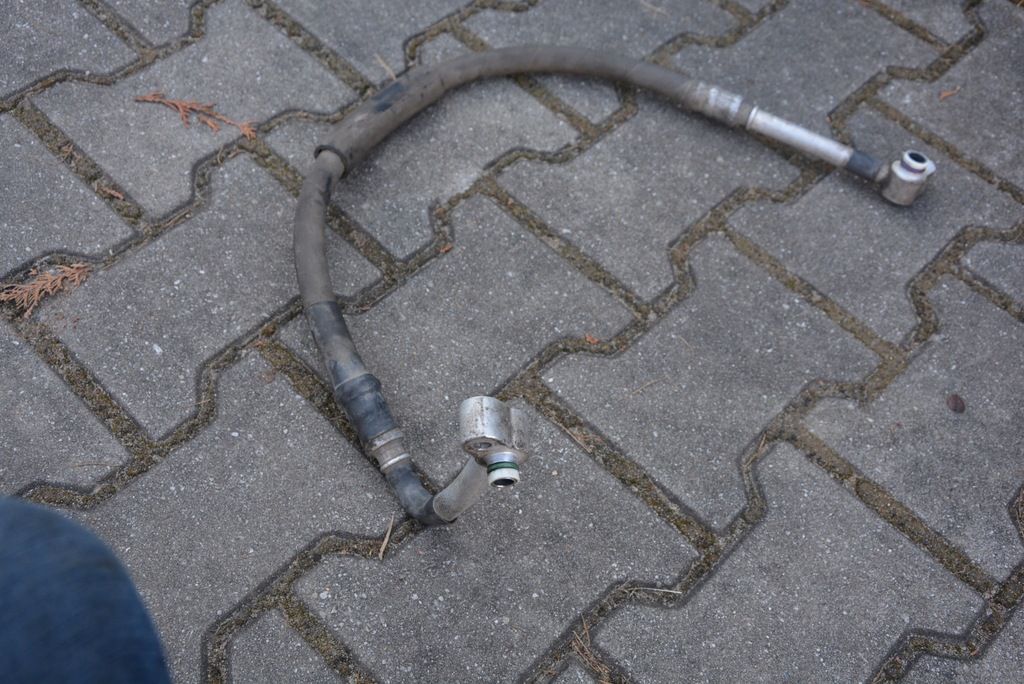 фото №8, Шланг кондиціонера audi a4 b7 seat exeo 2.0tdi 8e0260701bs