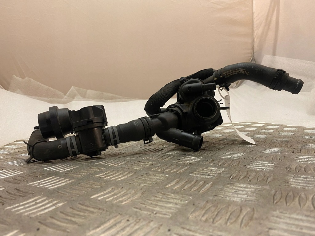 фото №10, Mercedes-benz gla w156 2019 термостат / корпус термостата