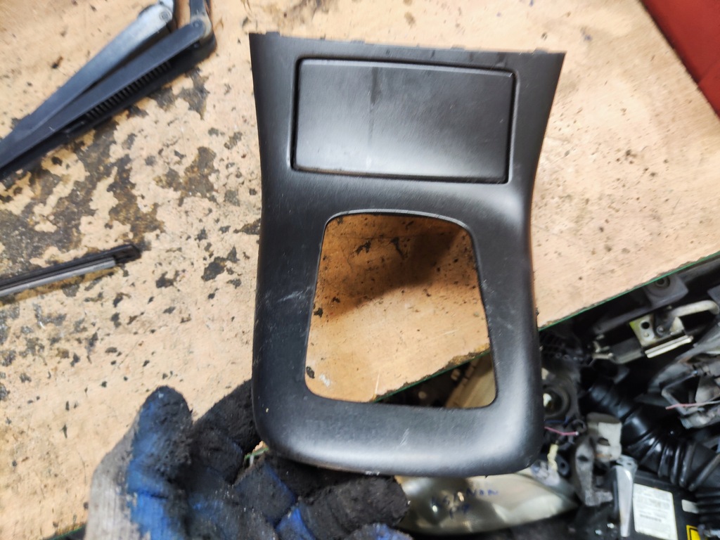 фото №1, Toyota avensis t25 бардачок попільничка