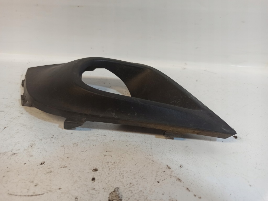 Renault clio 4 iv 0,9tce решётка бампера правая 261a39715r Недорого