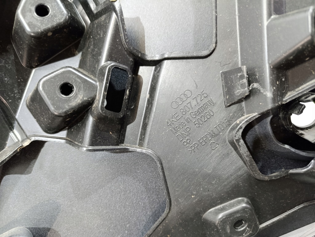 Audi e-tron e tron 4ke рестайлинг  23- бампер перед передний super состояние om с Разборки