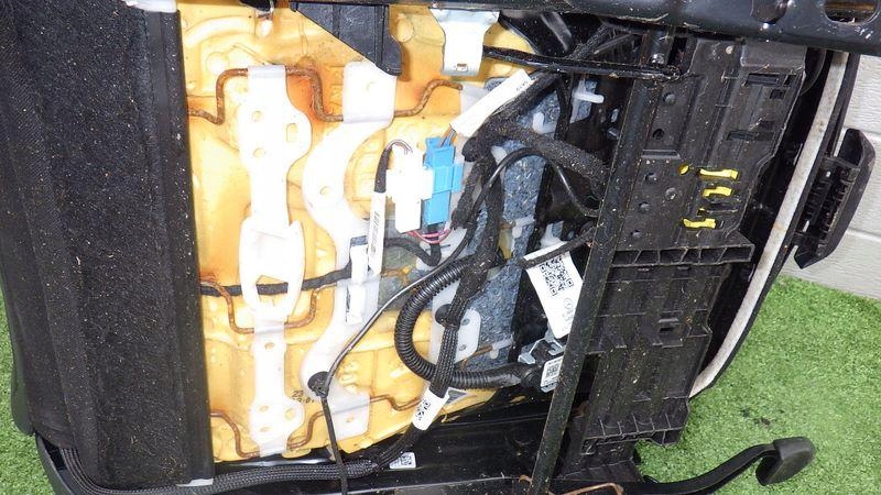 Сидіння правий перед пасажира європа шкіра mercedes w247 2478600302 Доставка