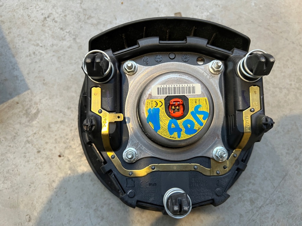 фото №11, Приборная панель консоль подушка безопасности ремни toyota yaris iii