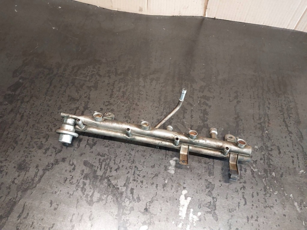 Молдинг впрыскная регулятор bmw 3 e46 318i m43b19 194e1 1743378 0280160503 с Разборки