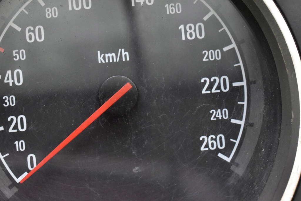 Лічильник прилади eu 13308998 opel astra 3 iii h 1.4 16v twinport 90 km 06-14 Зі Шроту