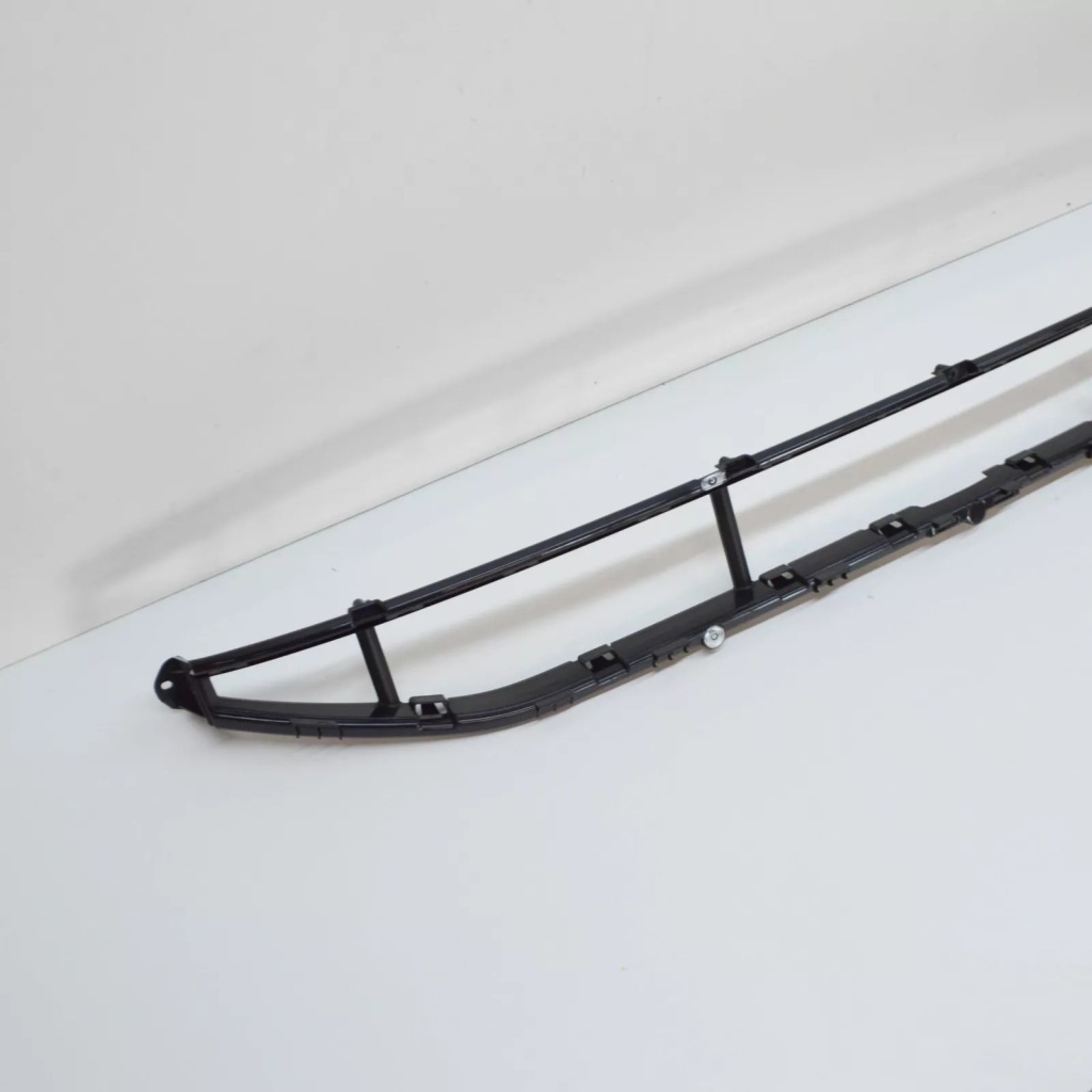 Audi e-tron sportback gea бампер передний средний нижний решётка радиатора 4ke8076479b9 Оригинал