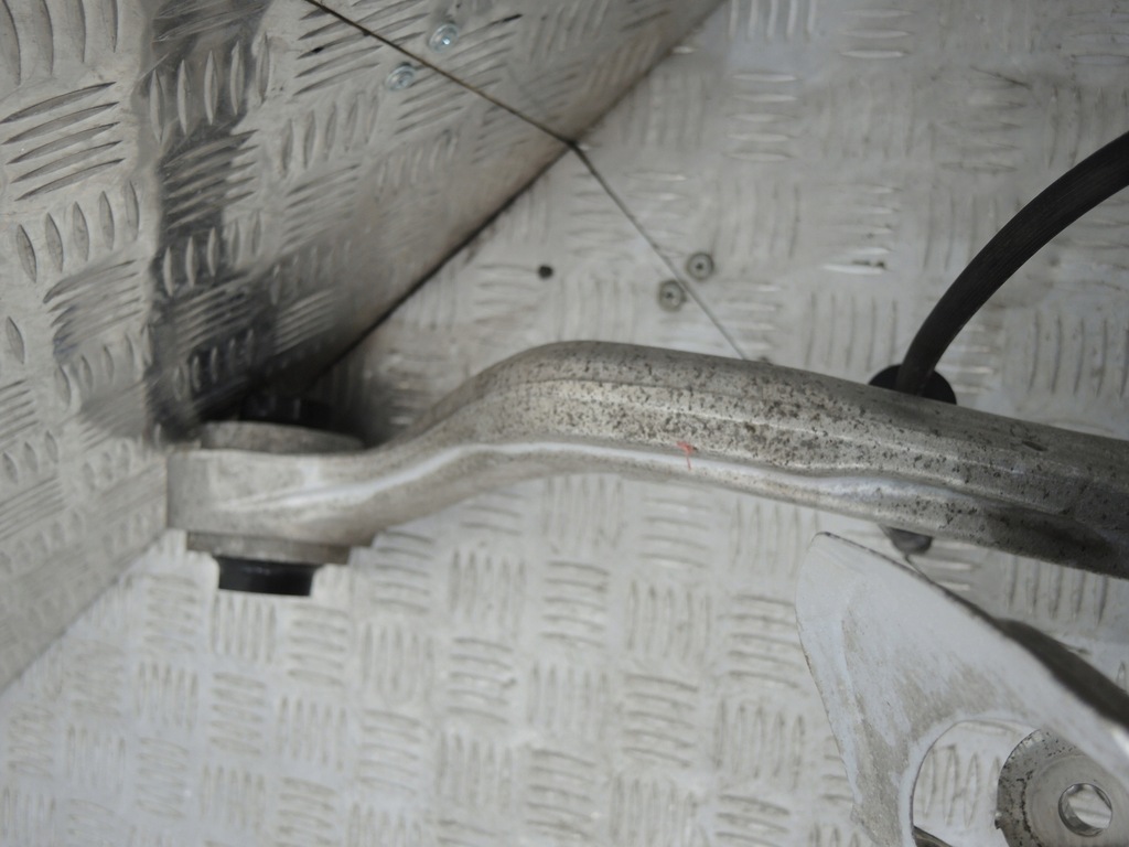 фото №3, Левая подвеска поворотный кулак рычаг alfa romeo giulia awd 4x4 q4