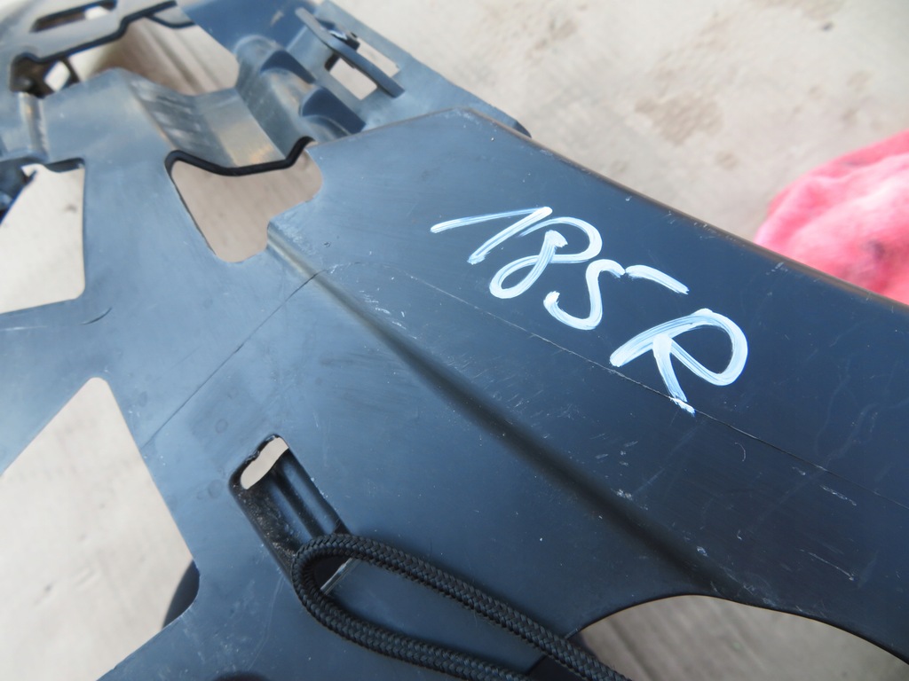 фото №10, Mercedes c-klasa w206 направляющая бампера левый перед a2068851501