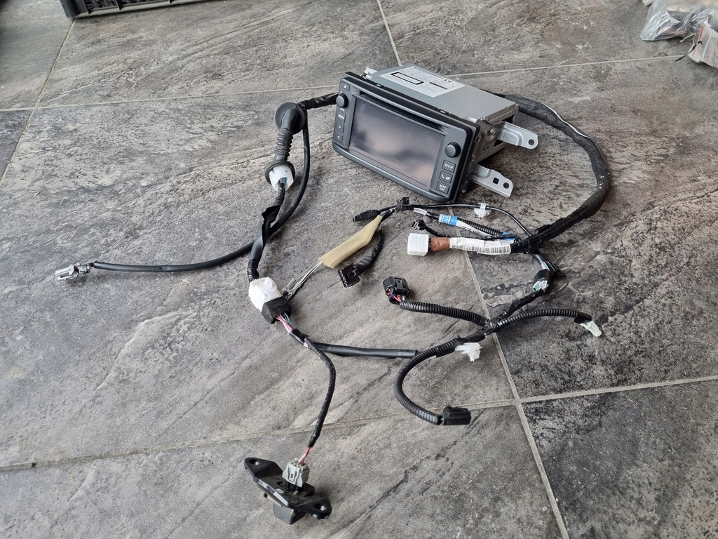 фото №13, Радио навигация камера заднего вида жгут toyota yaris iii lift 14-17r