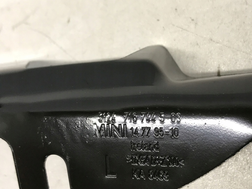 фото №8, Левая кронштейн крышки mini clubman r55 7167445