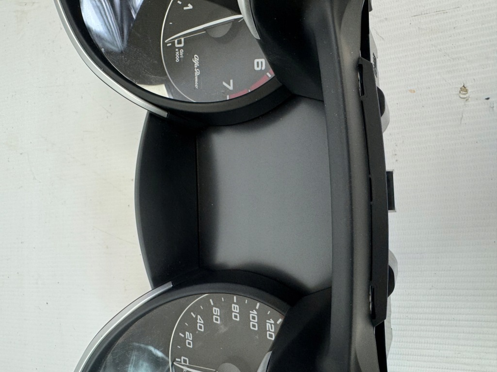 Приборів панель alfa romeo stelvio 2.0b 50559448 Доставка