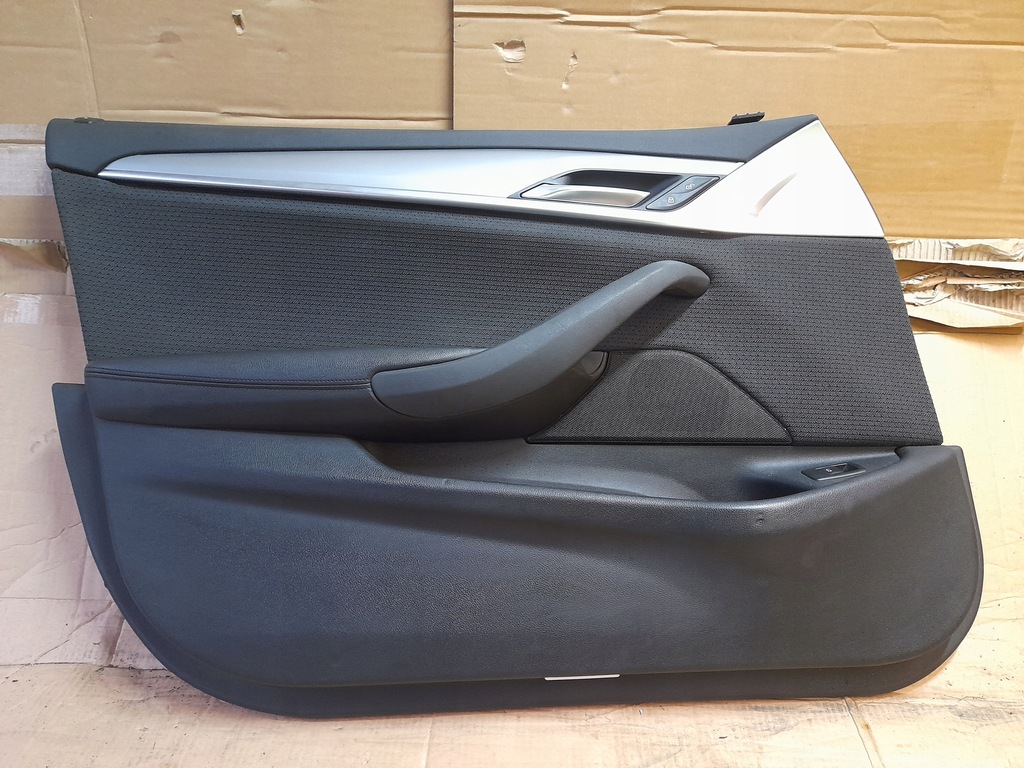 фото №1, Оббивка обшивка двері лівий перед bmw 5 g30 g31