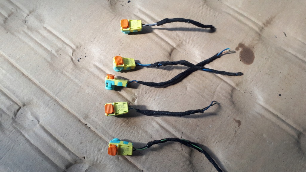 фото №1, S4 b9 a4 8w штекер колодка подушка безопасности 4m1972562a a5 8w