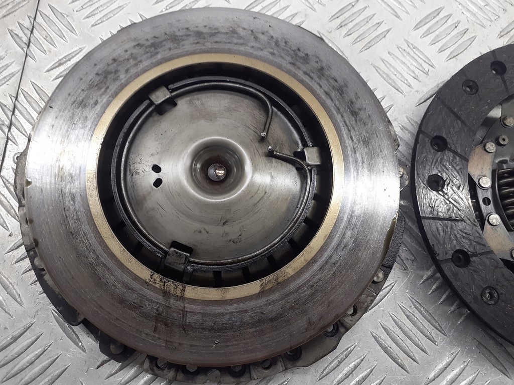 фото №6, Притиск зчеплення з диск audi a3 8l 1.6 06a141025q