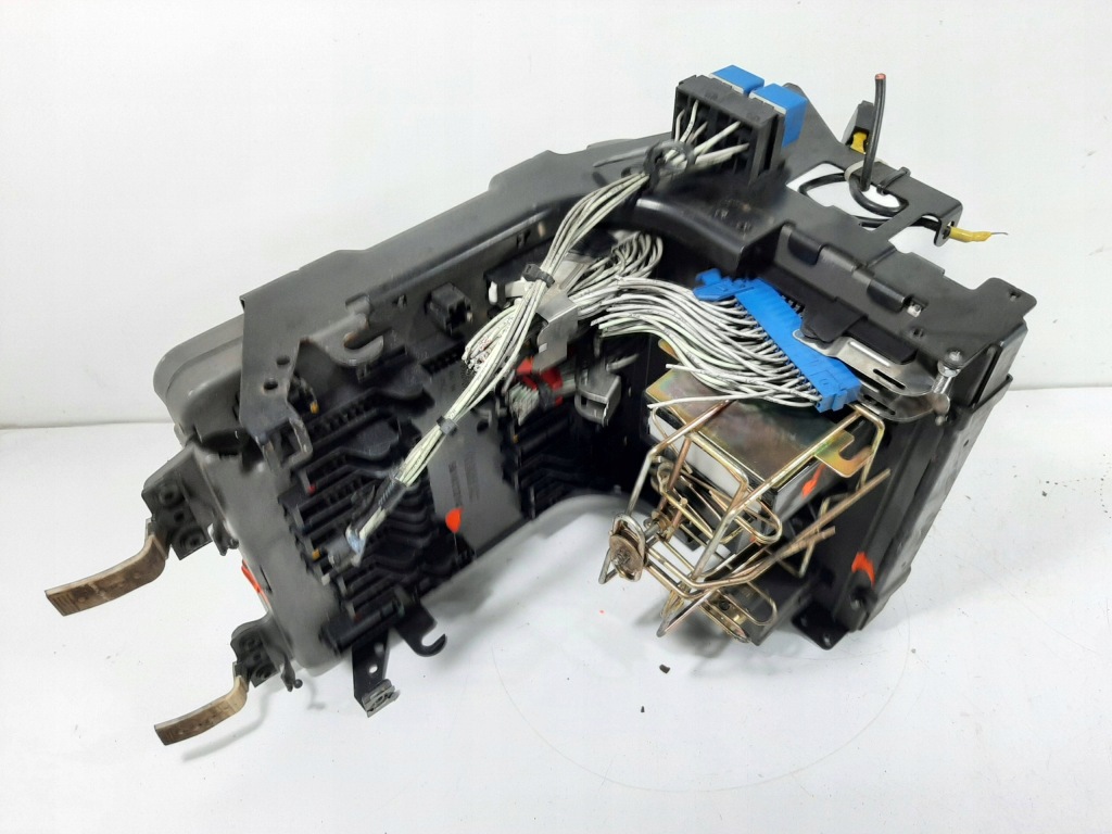 Renault premium 380dci 97r коробка предохранителей 5010232687 Недорого