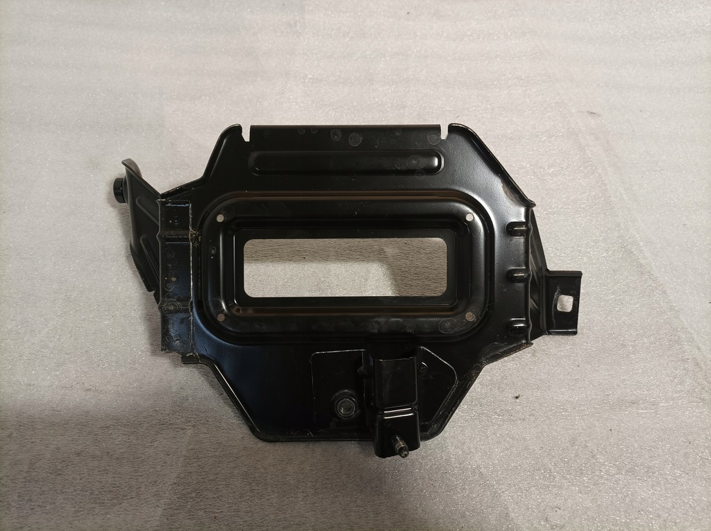 фото №1, Bmw x7 g07 кронштейн основание аккумулятор 6827076