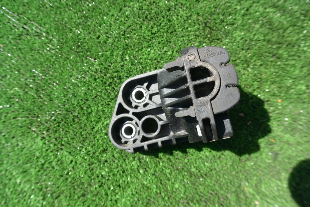 фото №6, Кронштейн радиатора правое alfa romeo stelvio