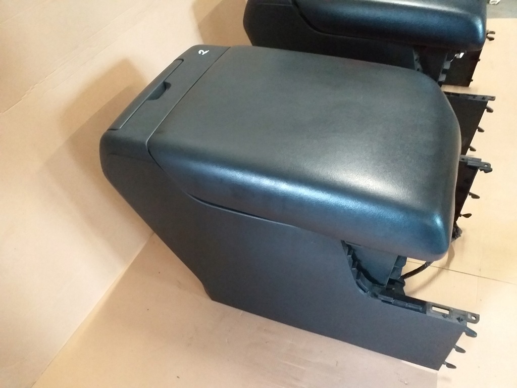 фото №5, Toyota tundra туннель средний бардачок подлокотник