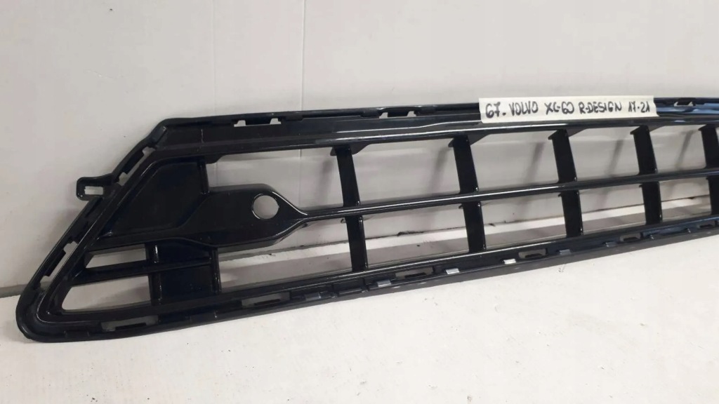 фото №6, Volvo xc-60 r-design 2017-2021 решітка бампера перед