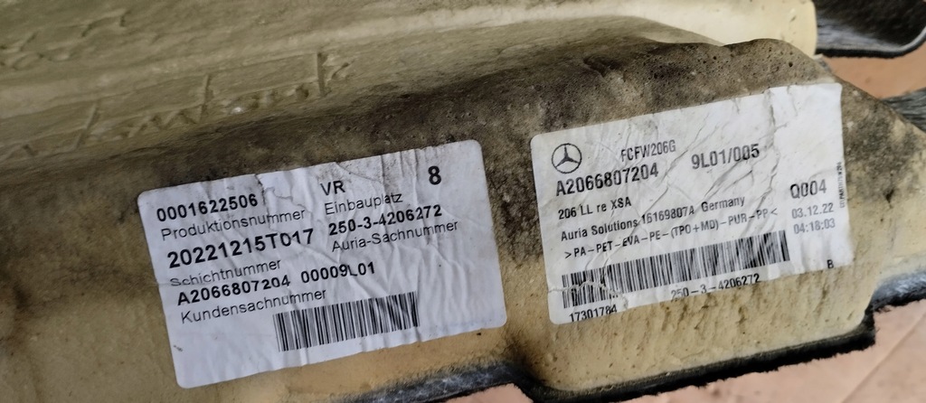 фото №6, Обшивка килимок правий перед mercedes c klasa w206 a2066807204