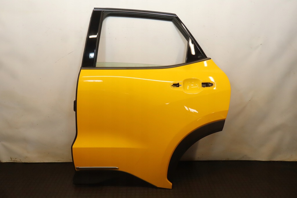 фото №1, Дверь левый задняя lexus lbx 5a3