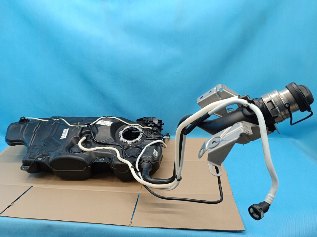 фото №1, Vw t-roc lift 1.5 tsi 110kw 2025 r бак пального заливна горловина 5wa201021mt