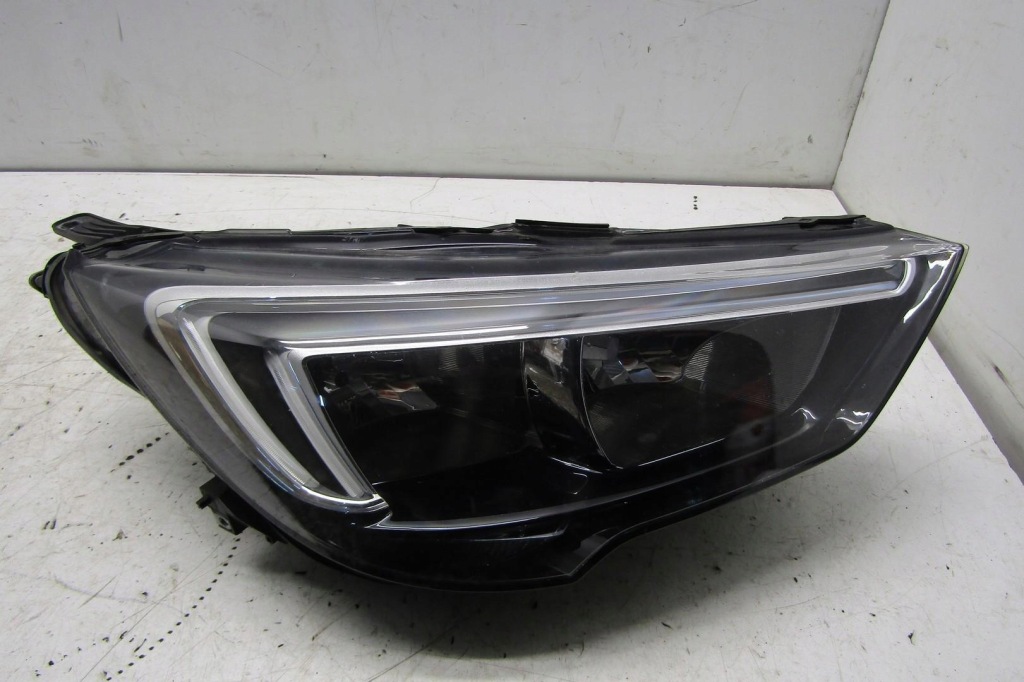 Купить Фара передняя правый  led opel crossland x 13467970