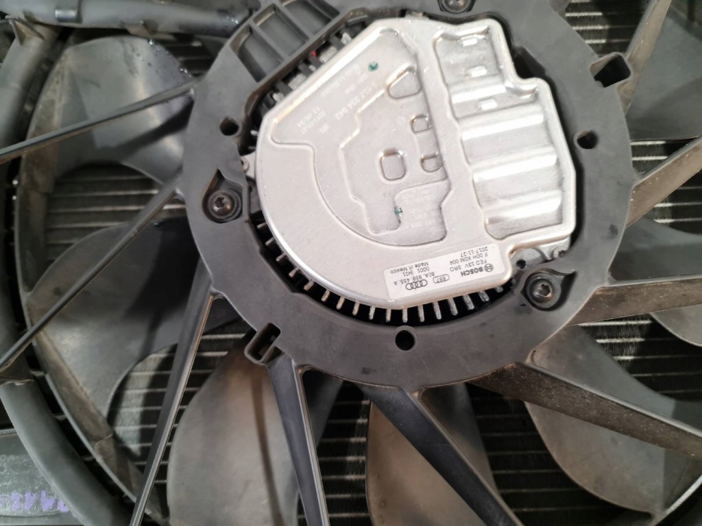 Audi q5 80a 3.0tdi радіатор вентилятори комплект Оригінал