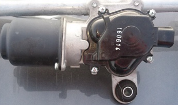 фото №1, Mitsubishi space star ii 13 - моторчик дворник перед