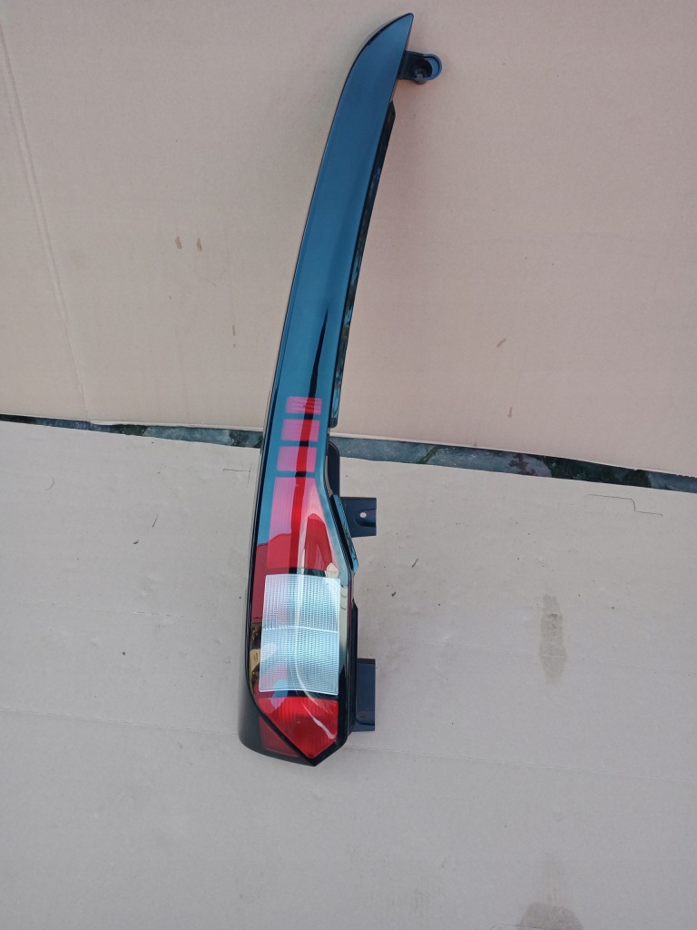 фото №1, Vw caddy 2k7 левая лампа задняя задняя 2k7945095