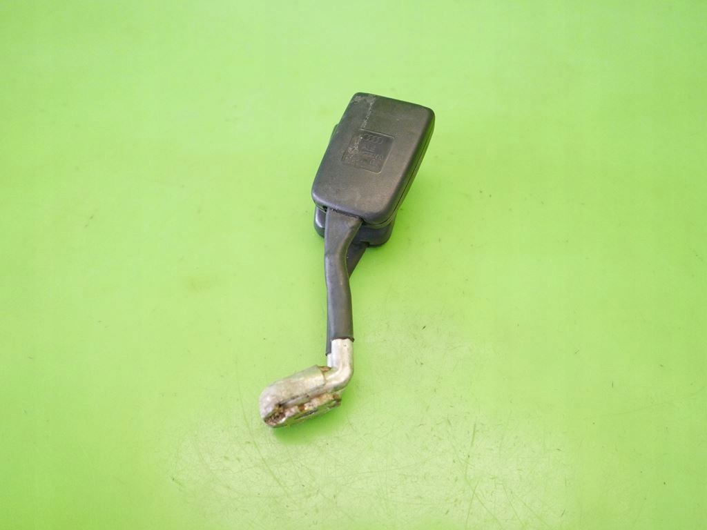 фото №3, Замки поперечина ременів задня audi 80 b4 kombi 5d 91-96