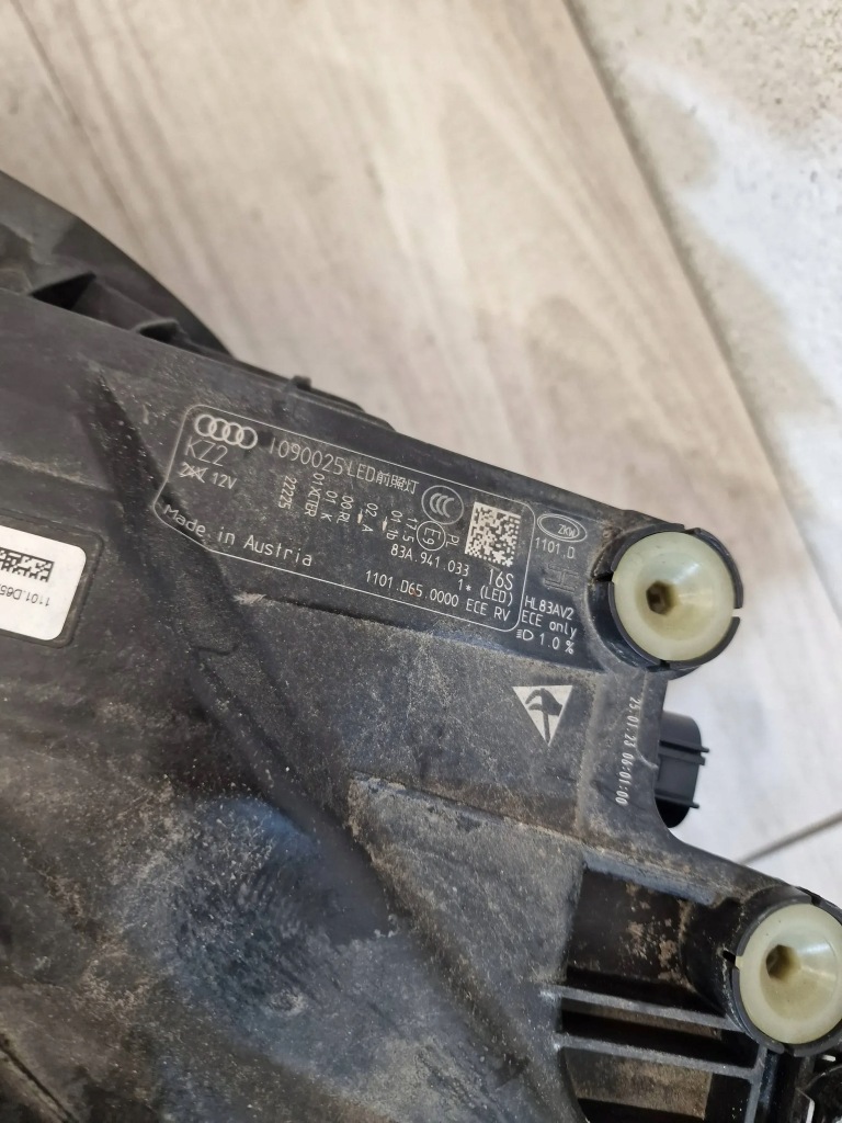 Audi q3 2 83a фара ліва full led 83a941033 Зі Шроту