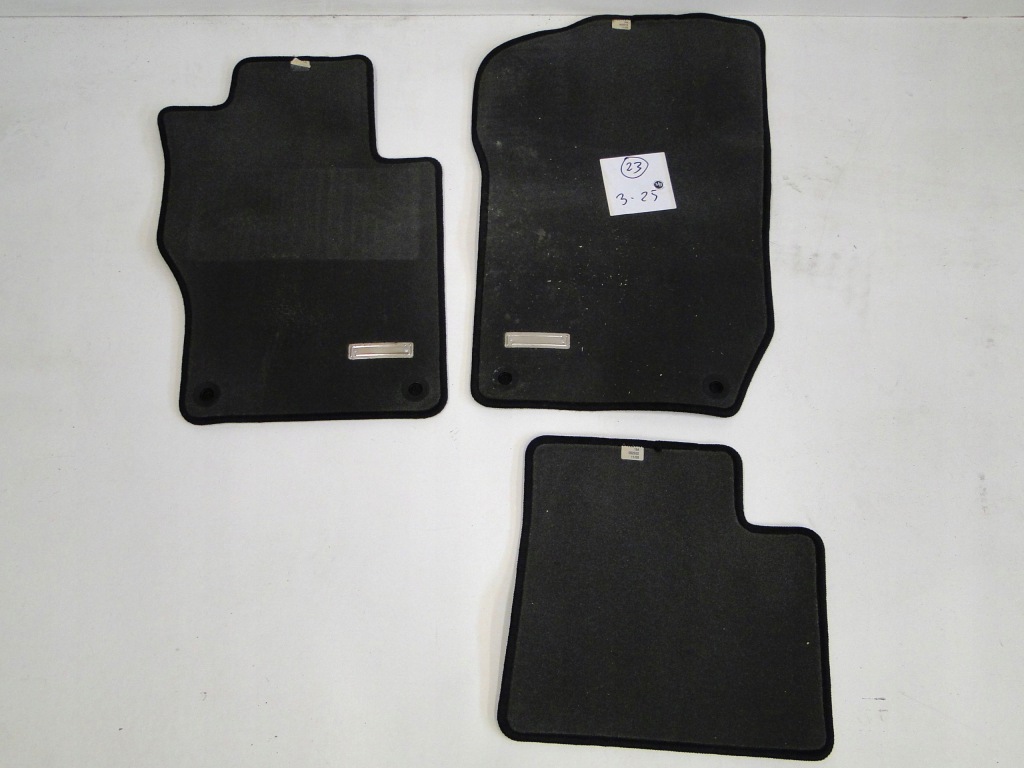 фото №8, Mercedes коврики велюровые обшивка комплект ml w164 gl x164 164