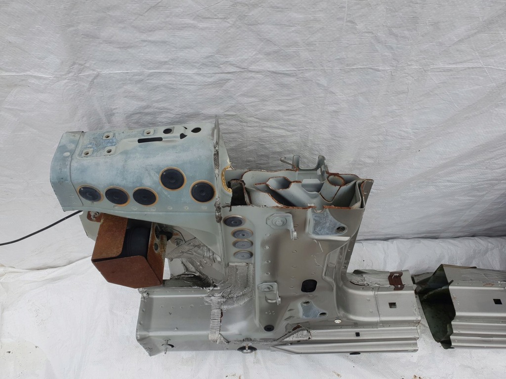 фото №4, Mercedes sl w230 r230 01-08 блок двигателя порог bok кронштейн дверь перед