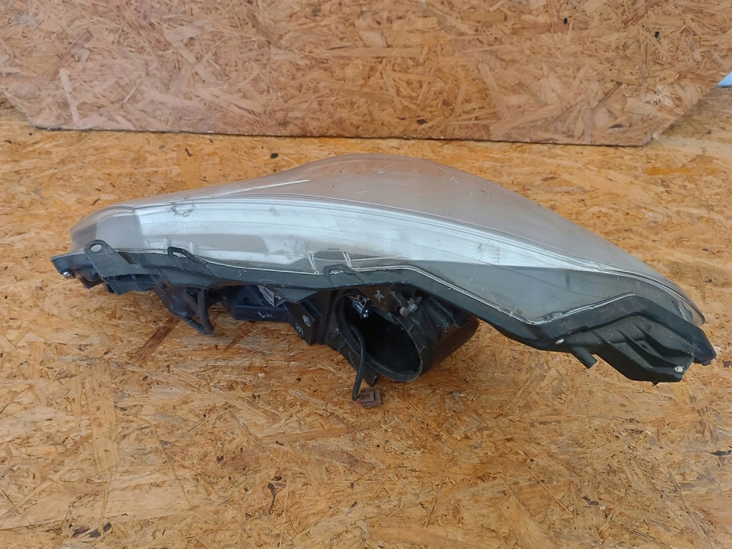 фото №11, Лампа правый перед eu led toyota yaris iii 3 2012- hybrid