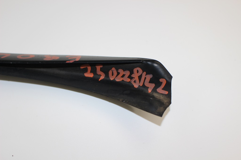 фото №7, Молдинг стекло лобовое уплотнитель левая bmw e90 e91 czarna