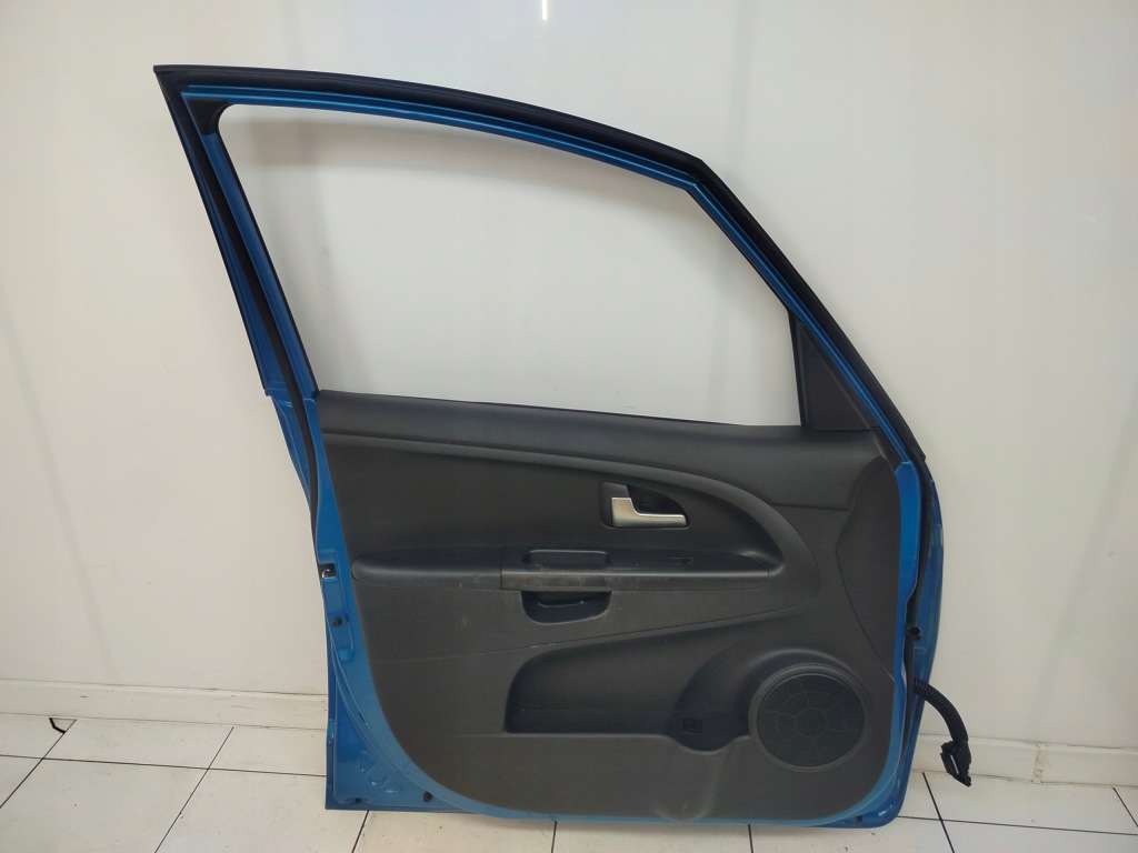 Kia venga 09r- дверь левая передние левый перед 5b Оригинал
